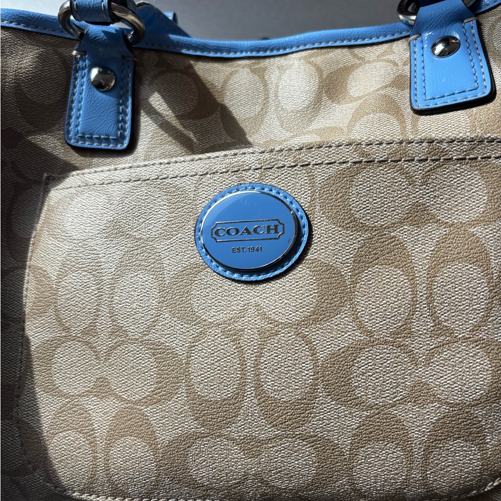 Coach Beige and Light Blue Shoulder Bag with Matching Wallet - Picture 7 of 13